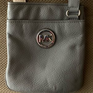 ⏰FINAL SALE⏰MK Michael Kors Gray Leather Crossbody